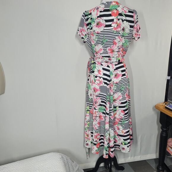 Yumi Kim Jubilee Spin Me Around Wrap Midi Dress Size X-Small Flutter Sleeve - Picture 4 of 12